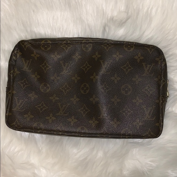 Louis Vuitton Handbags - 🔥 FLASH SALE 🔥Vintage Louis Vuitton cosmetic bag
